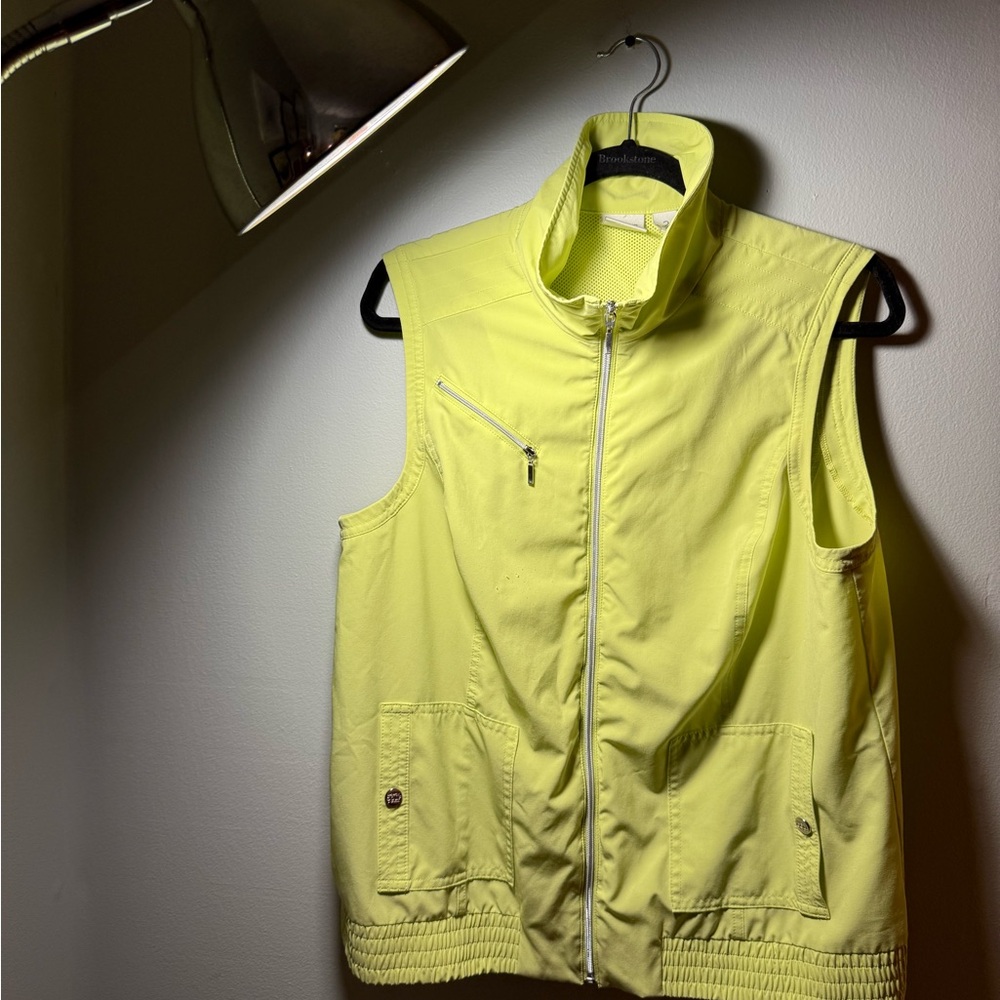 Chico’s Golf Zenergy Bright Yellow / Lime Green Sleeveless Zip-Up Vest